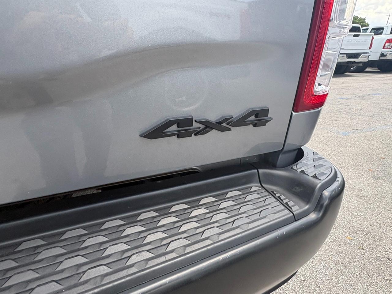 RAM 3500 Tradesman Crew Cab 4WD DRW 2024
