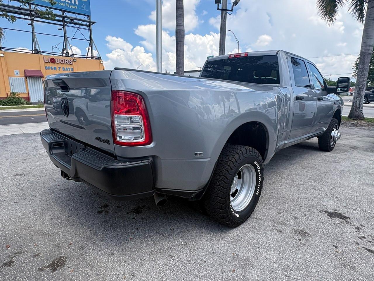 RAM 3500 Tradesman Crew Cab 4WD DRW 2024
