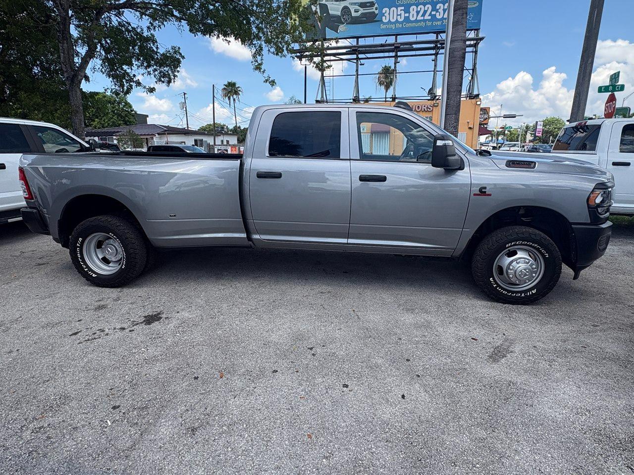 RAM 3500 Tradesman Crew Cab 4WD DRW 2024