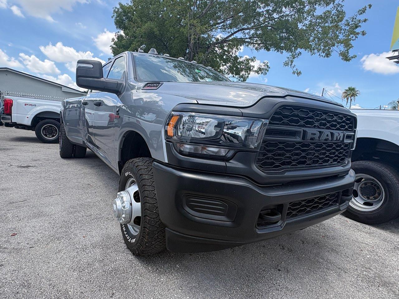 RAM 3500 Tradesman Crew Cab 4WD DRW 2024