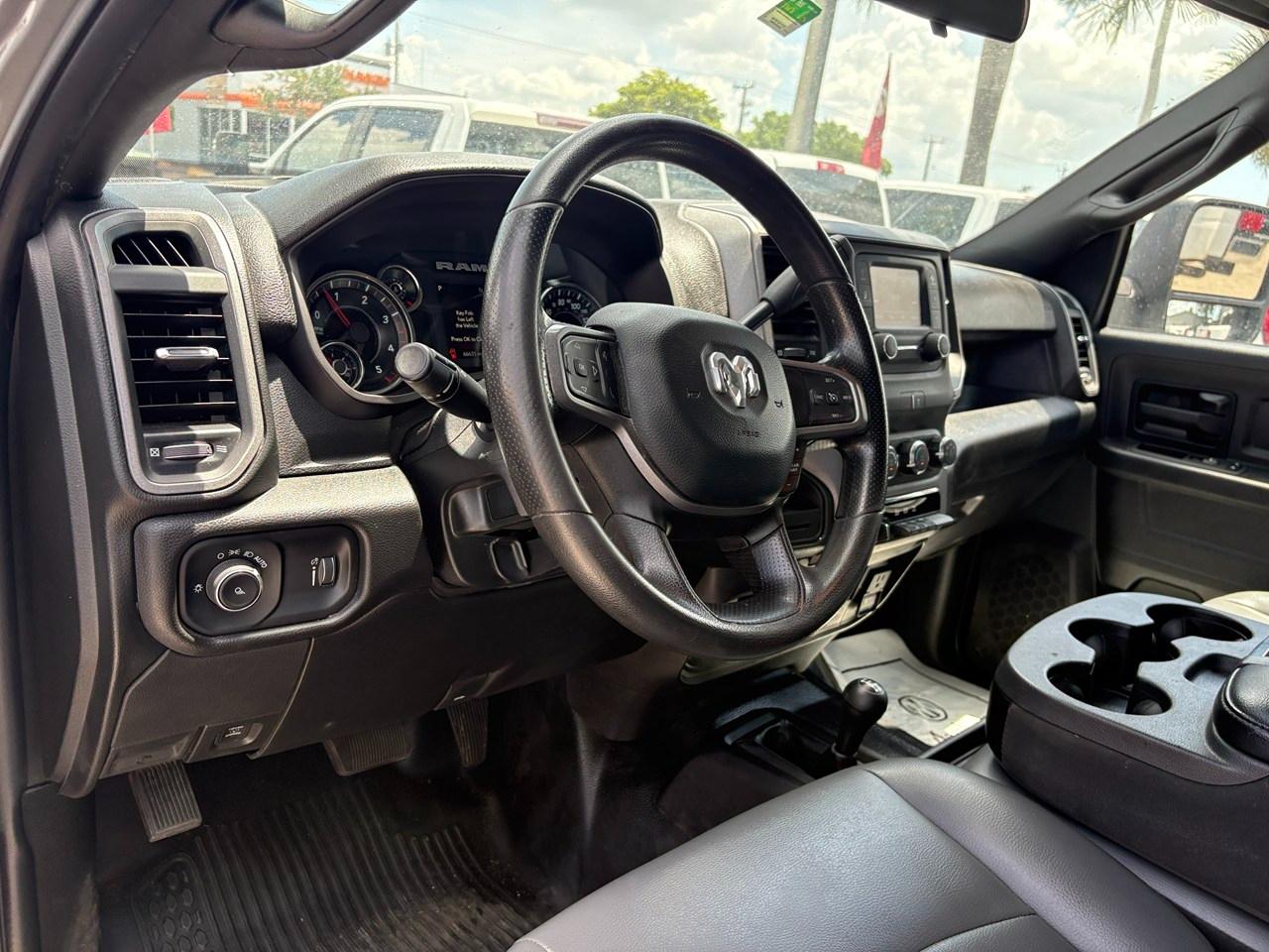 RAM 3500 Tradesman Crew Cab 4WD DRW 2024