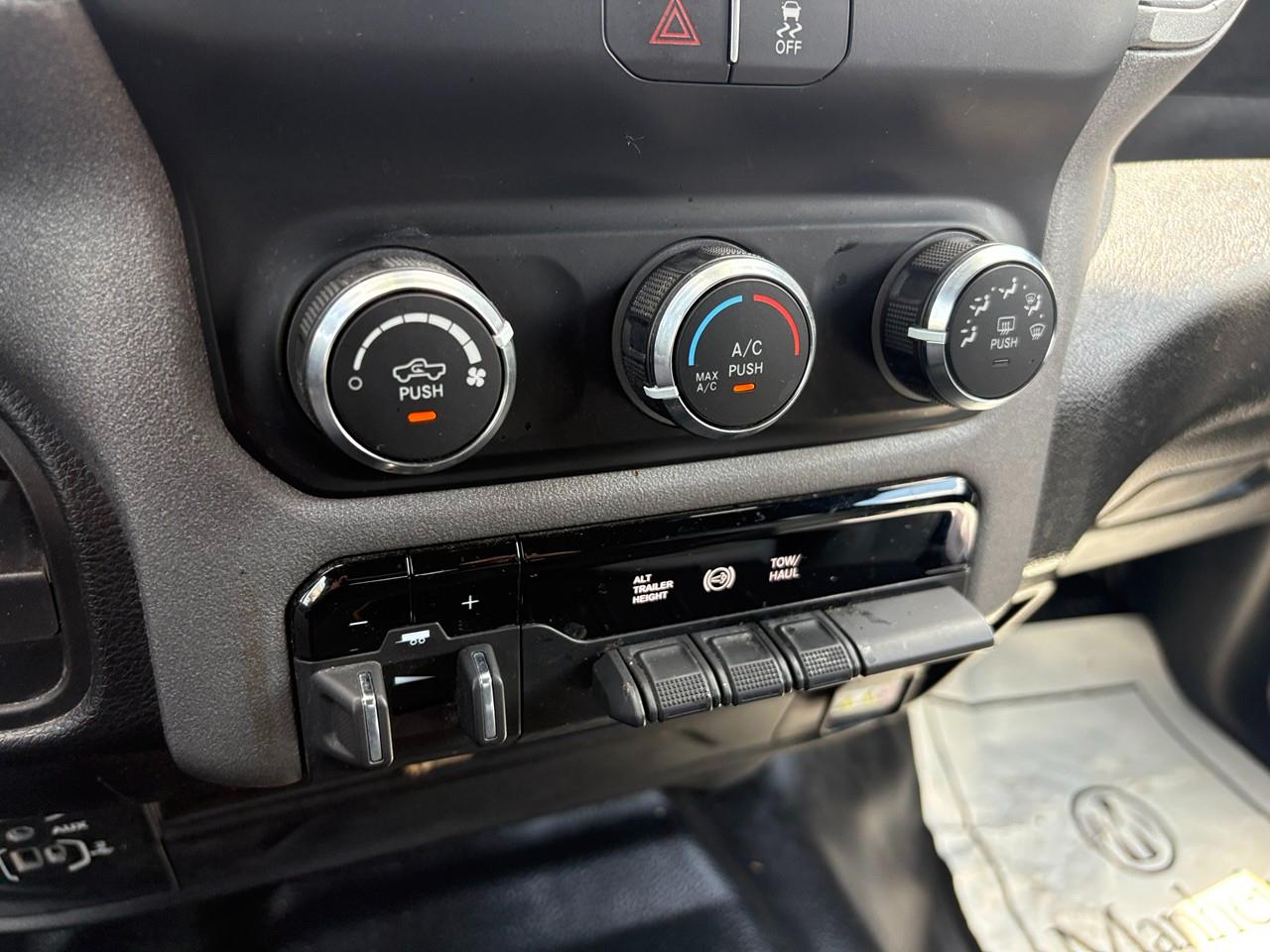 RAM 3500 Tradesman Crew Cab 4WD DRW 2024