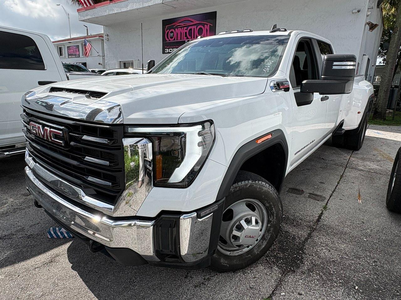 GMC Sierra 3500HD Pro Crew Cab 4WD LB 2024
