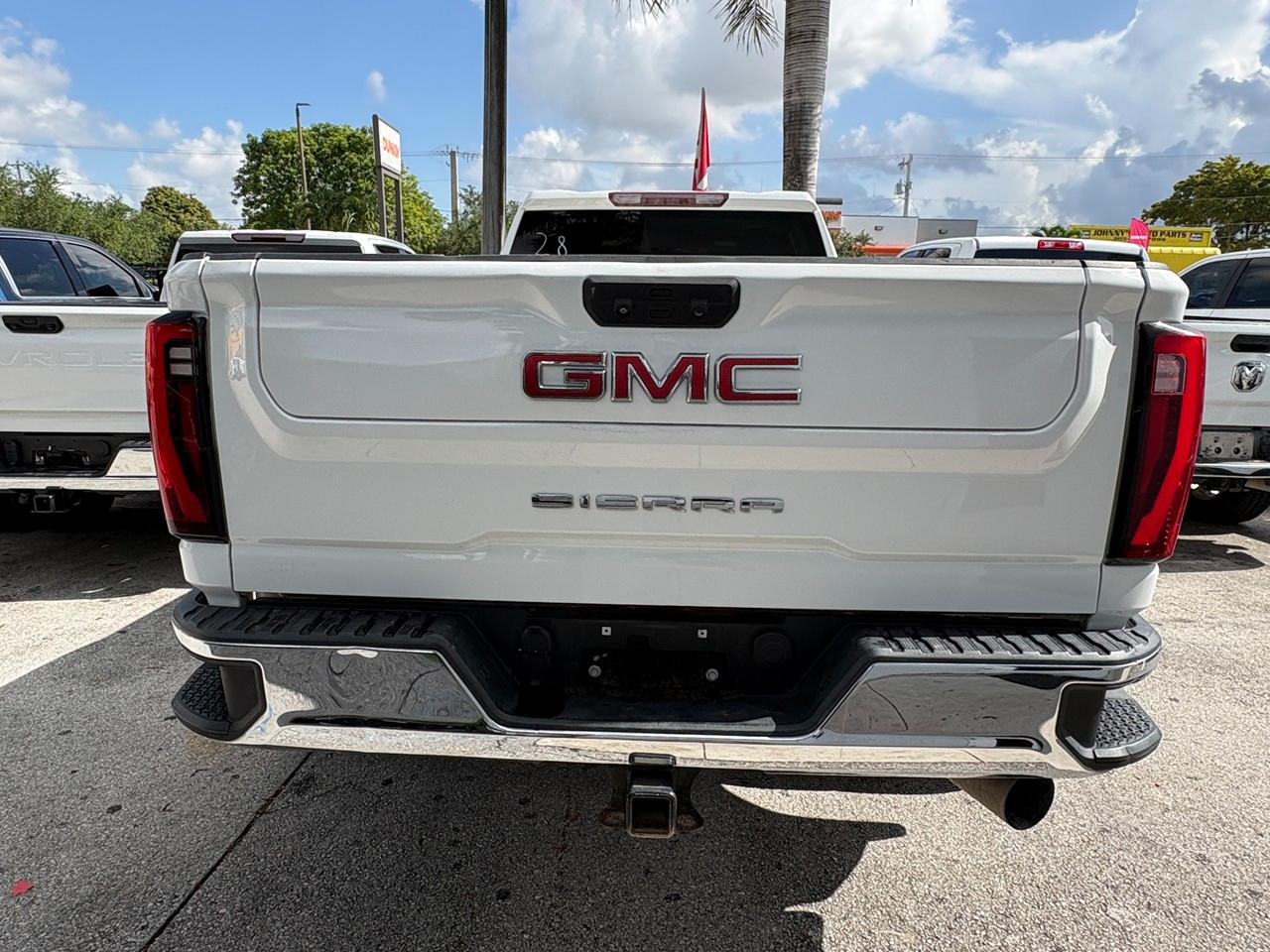 GMC Sierra 3500HD Pro Crew Cab 4WD LB 2024