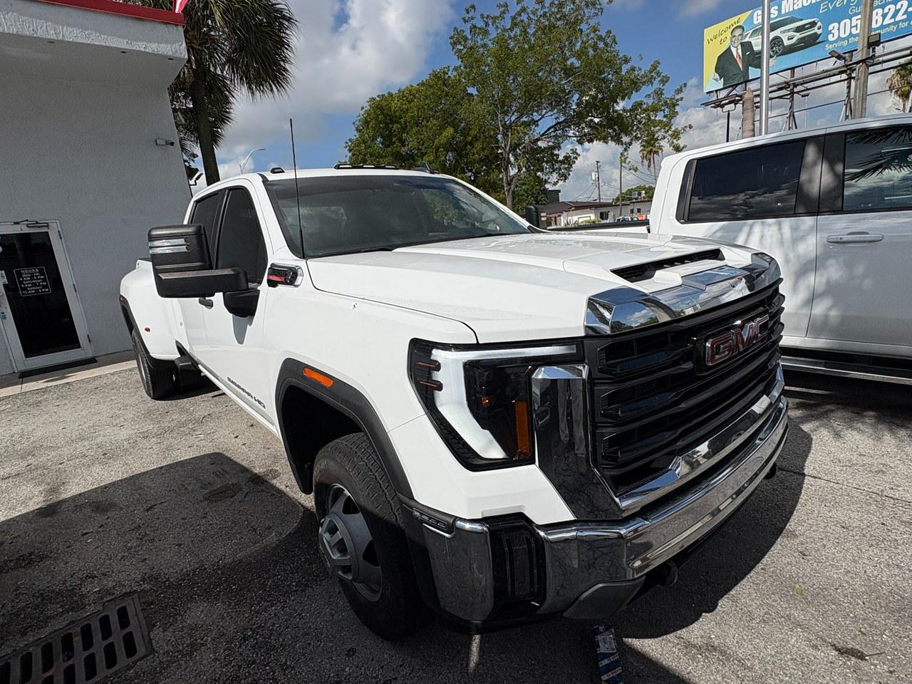 GMC Sierra 3500HD Pro Crew Cab 4WD LB 2024
