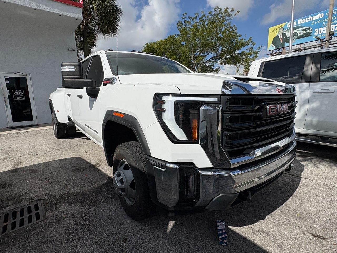GMC Sierra 3500HD Pro Crew Cab 4WD LB 2024