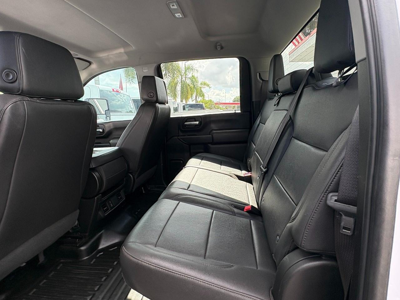 GMC Sierra 3500HD Pro Crew Cab 4WD LB 2024