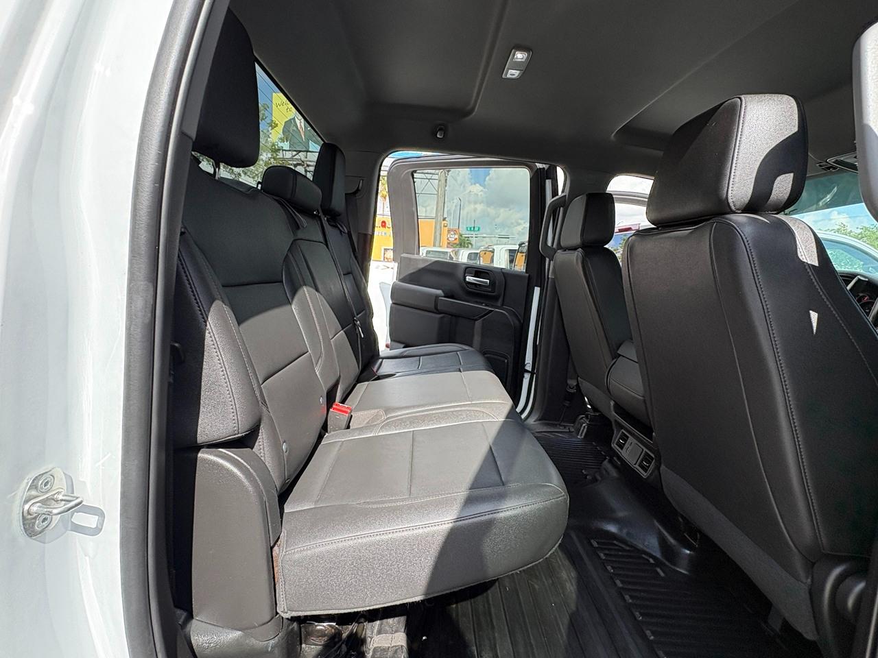 GMC Sierra 3500HD Pro Crew Cab 4WD LB 2024