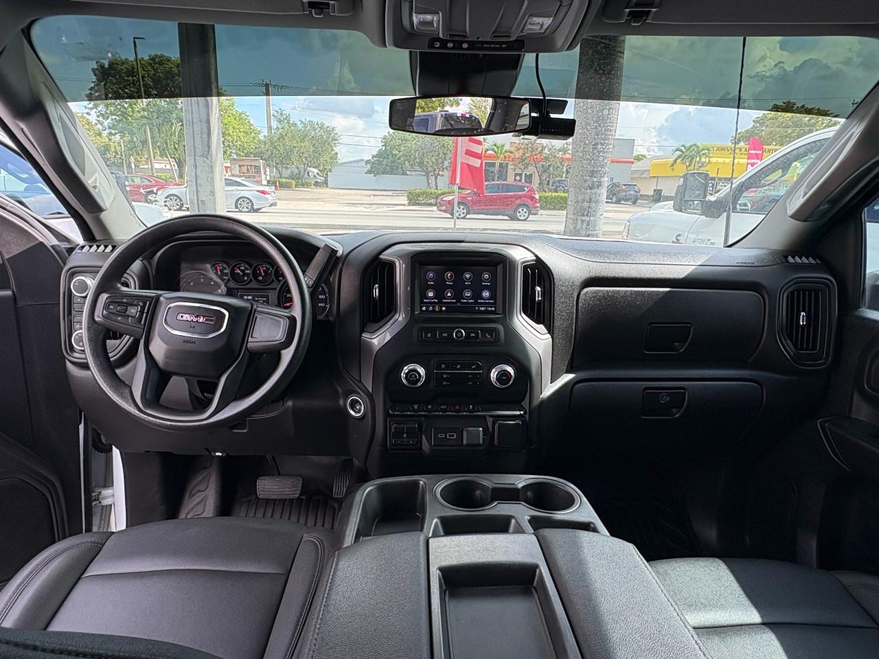 GMC Sierra 3500HD Pro Crew Cab 4WD LB 2024