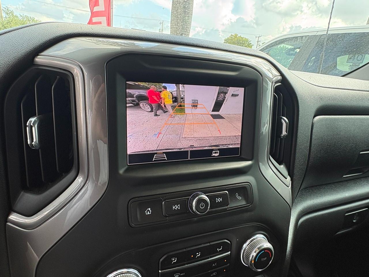 GMC Sierra 3500HD Pro Crew Cab 4WD LB 2024