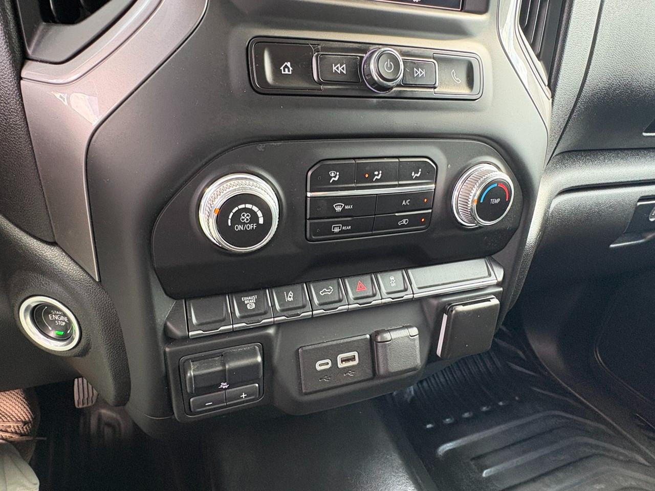GMC Sierra 3500HD Pro Crew Cab 4WD LB 2024