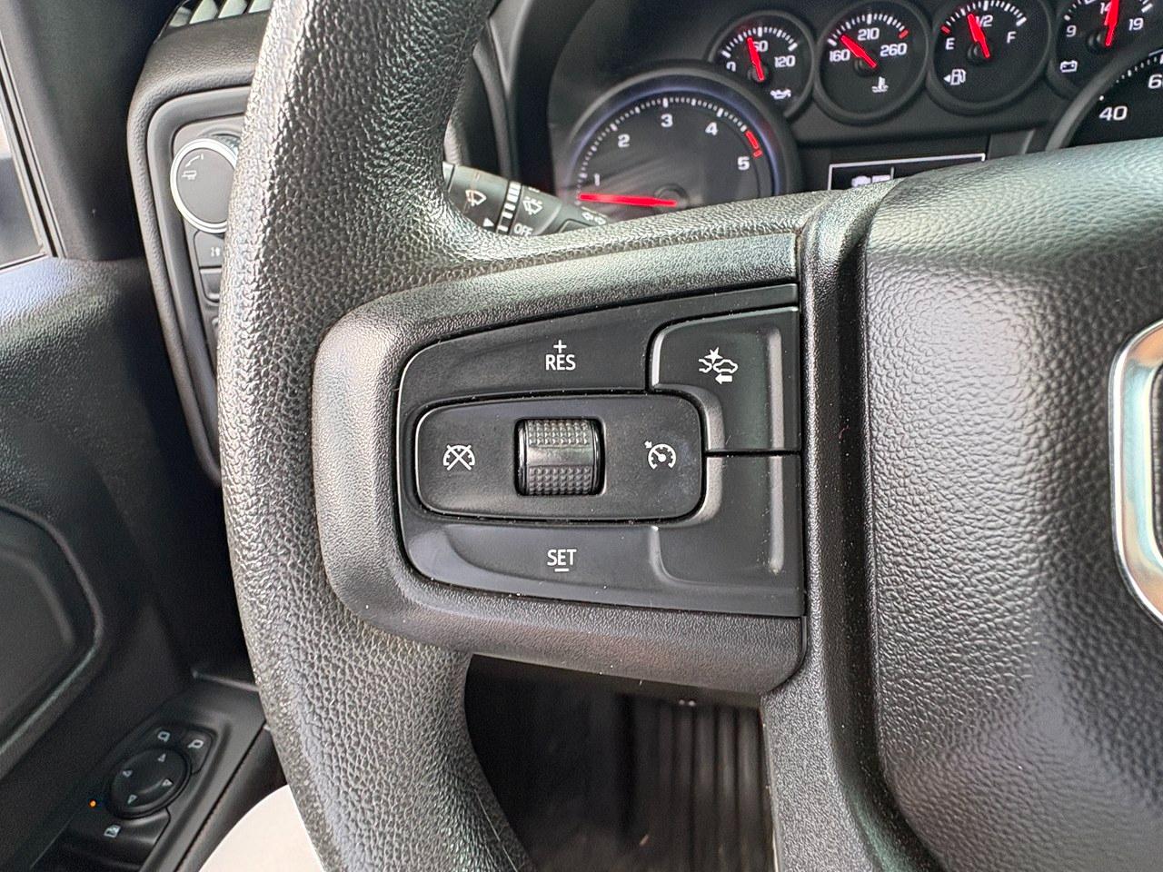 GMC Sierra 3500HD Pro Crew Cab 4WD LB 2024