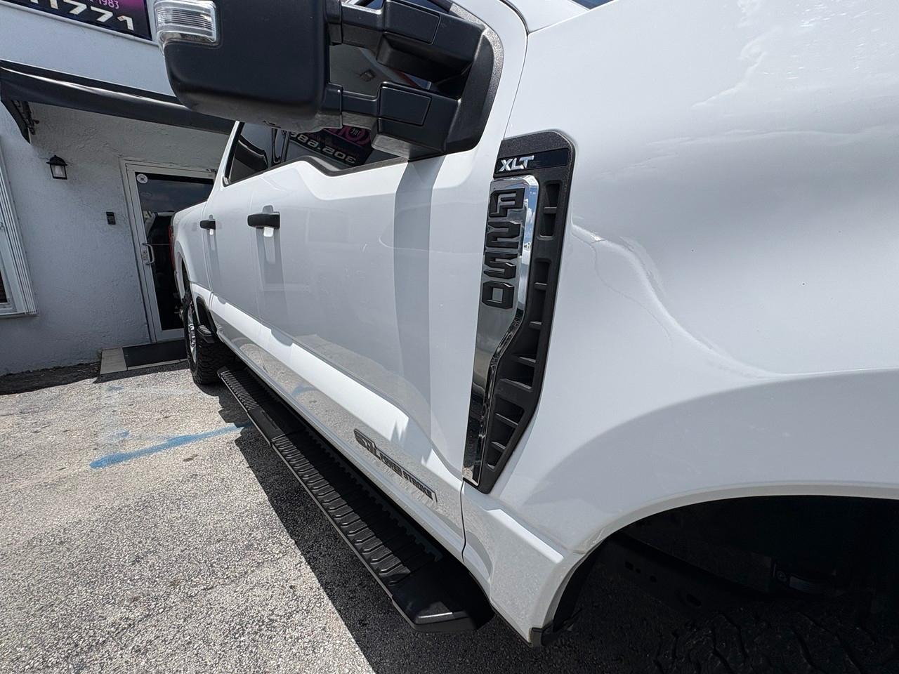 Ford F-250 SD XL Crew Cab 4WD 2024