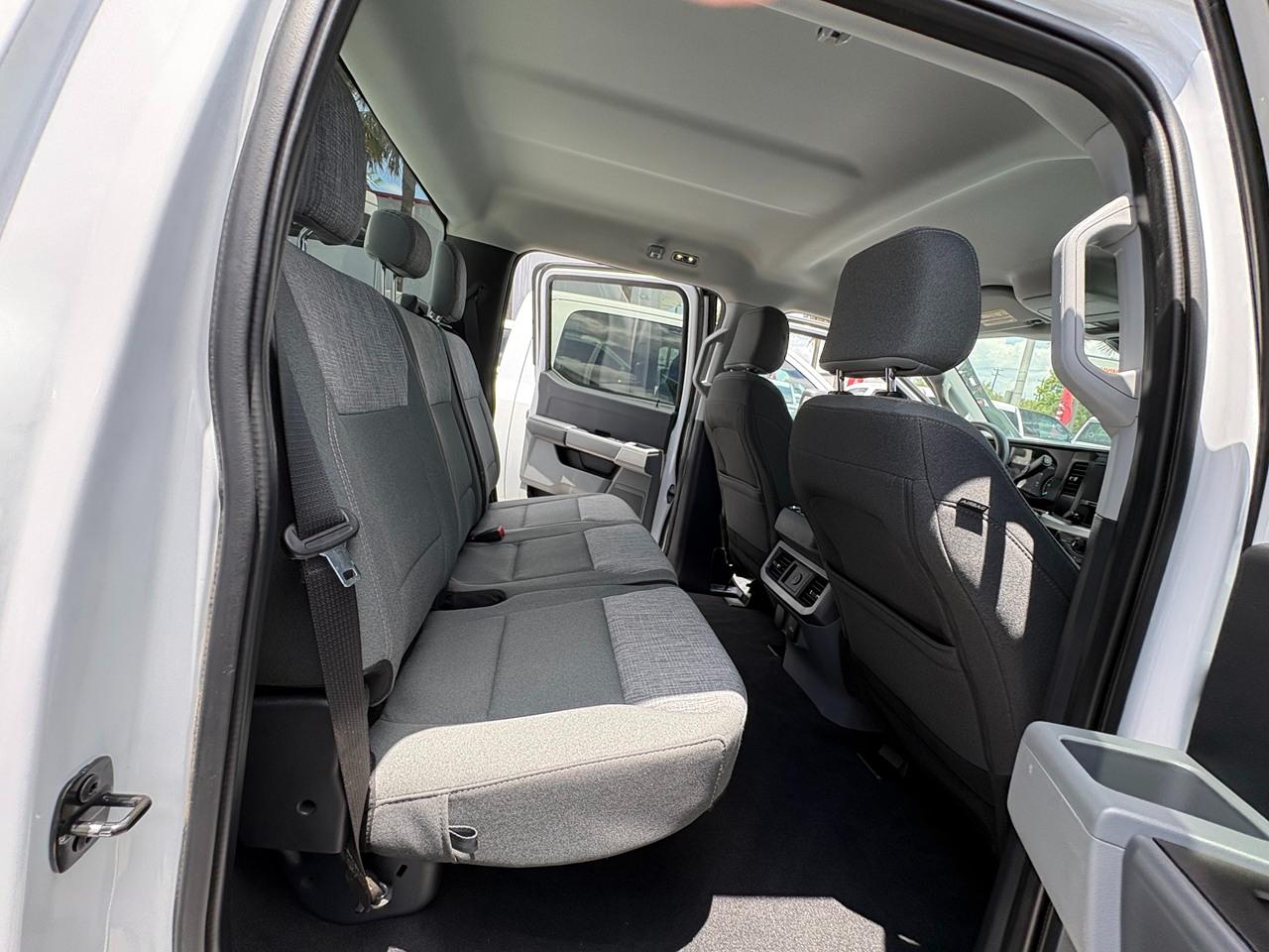 Ford F-250 SD XL Crew Cab 4WD 2024