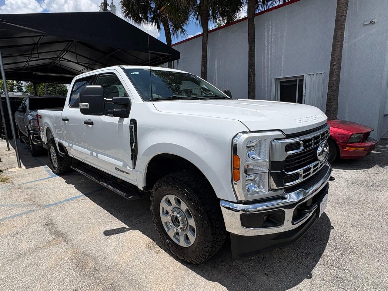 Ford F-250 SD XL Crew Cab 4WD 2024