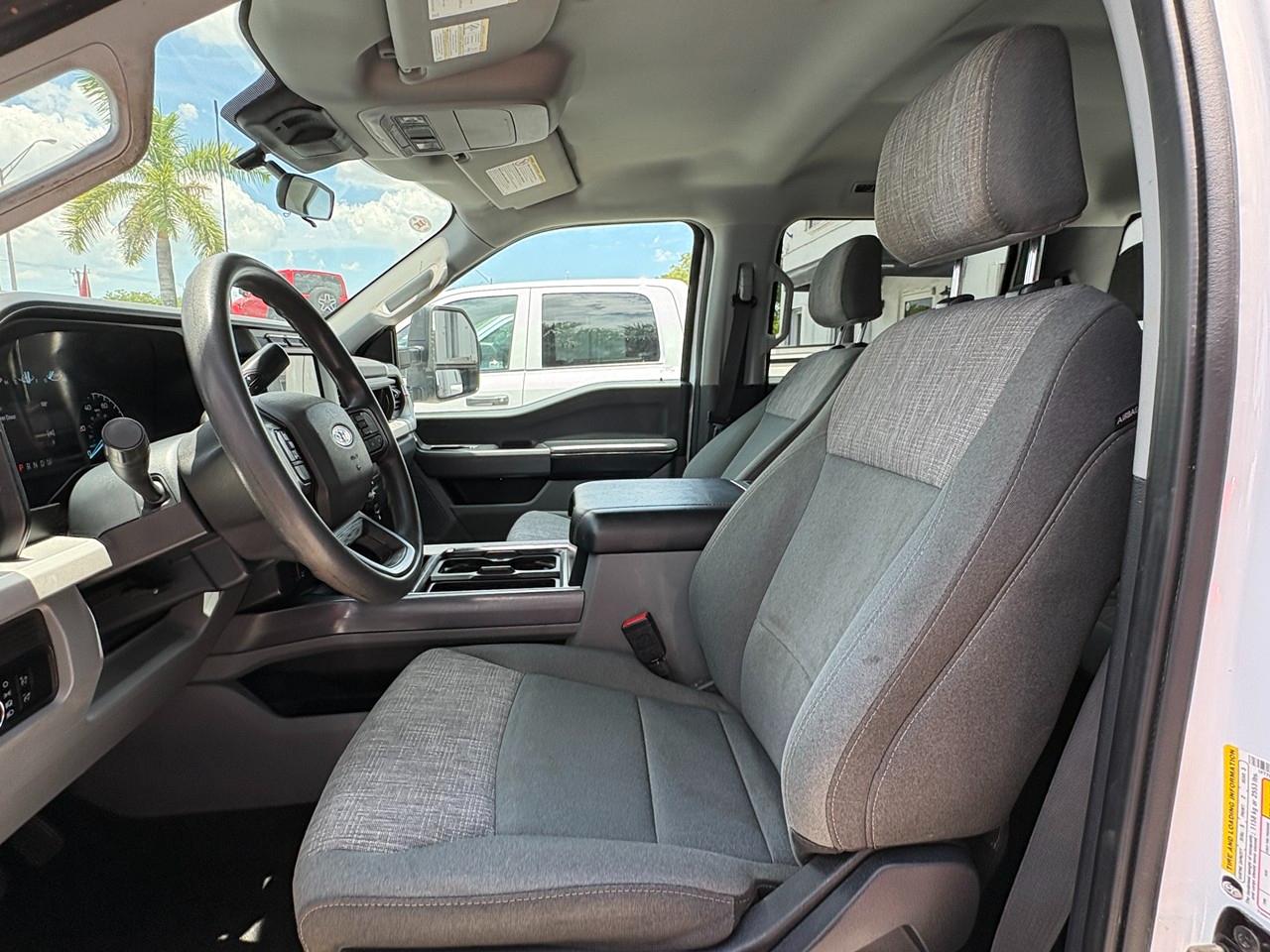Ford F-250 SD XL Crew Cab 4WD 2024
