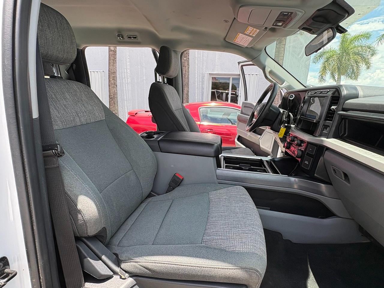 Ford F-250 SD XL Crew Cab 4WD 2024