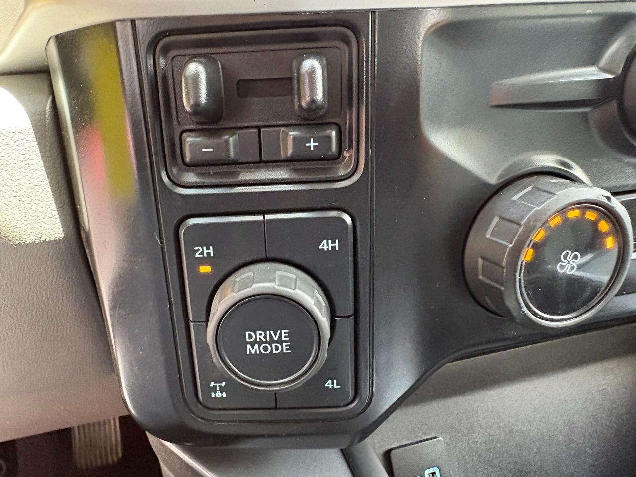 Ford F-250 SD XL Crew Cab 4WD 2024