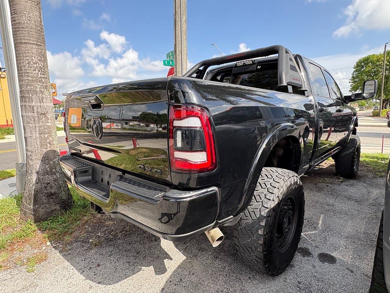RAM 2500 Laramie Crew Cab SWB 4WD 2019