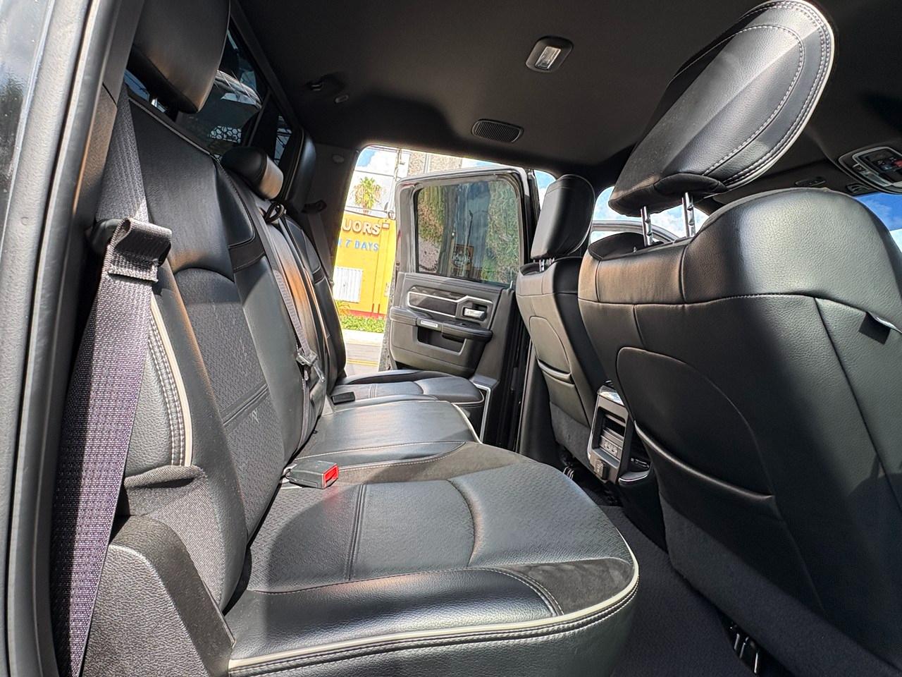 RAM 2500 Laramie Crew Cab SWB 4WD 2019