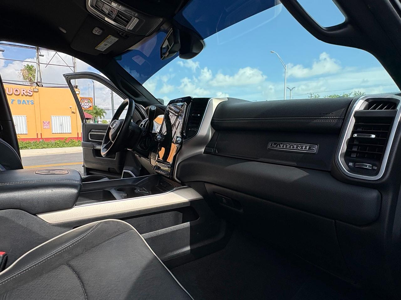 RAM 2500 Laramie Crew Cab SWB 4WD 2019