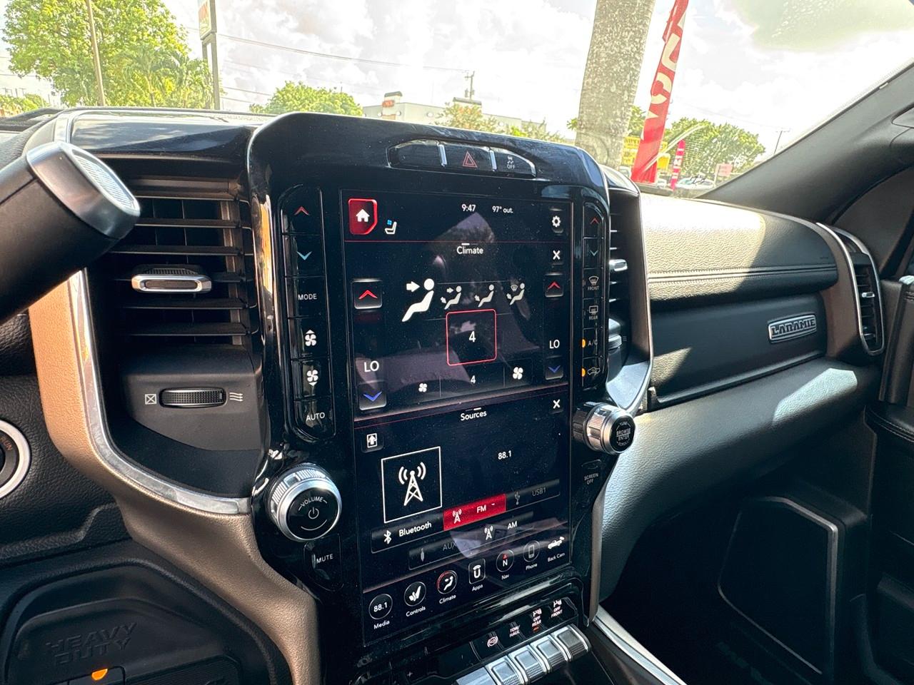 RAM 2500 Laramie Crew Cab SWB 4WD 2019