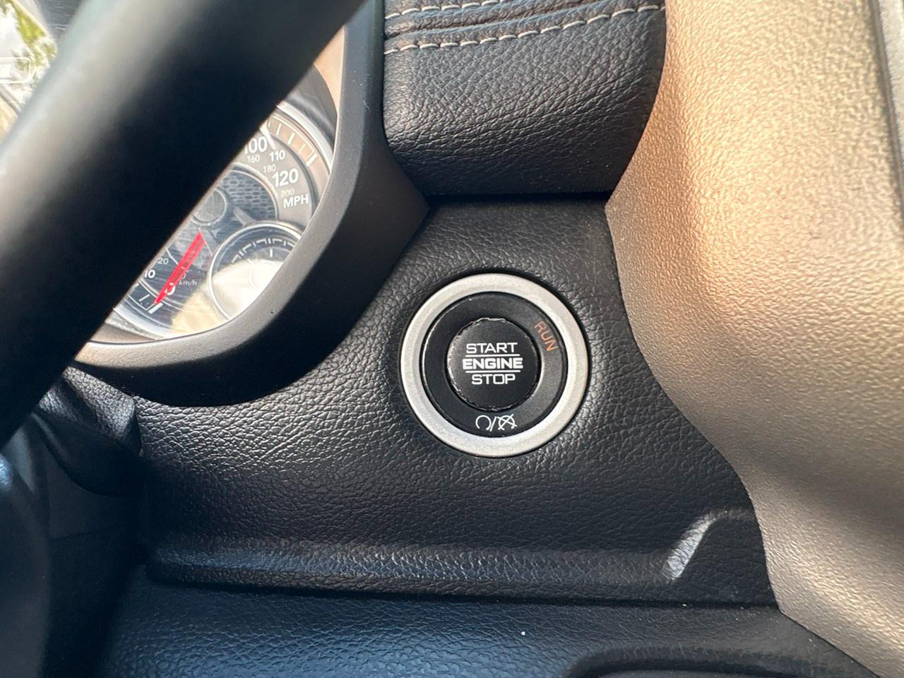 RAM 2500 Laramie Crew Cab SWB 4WD 2019