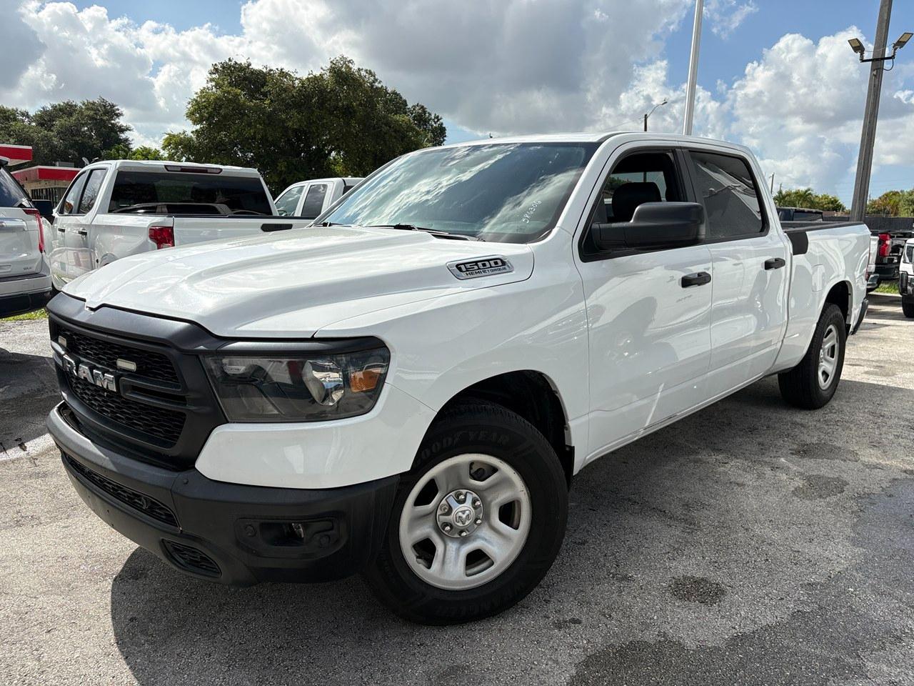 RAM 1500 Tradesman Crew Cab LWB 4WD 2023