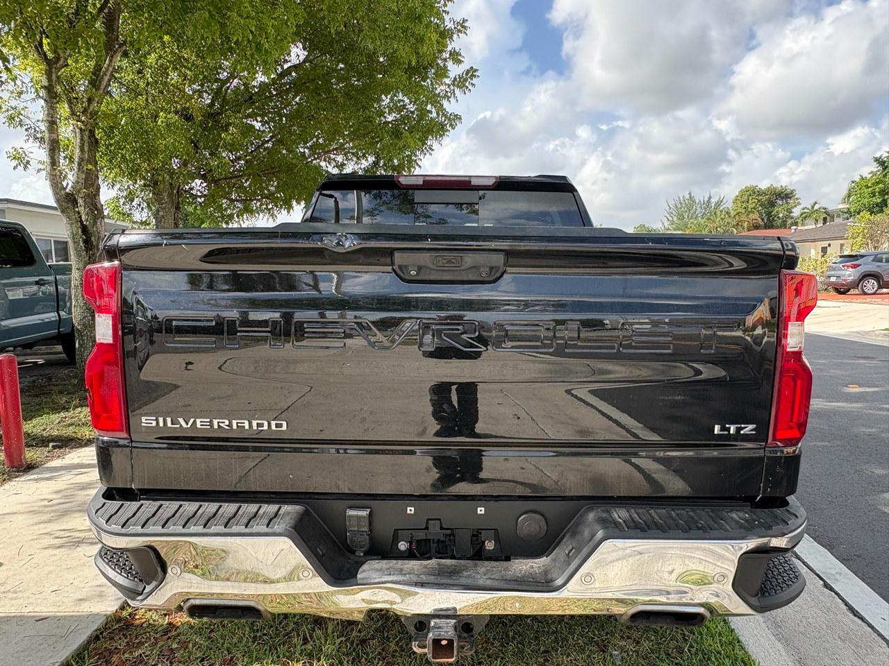 Chevrolet Silverado 1500 LTZ Crew Cab 4WD 2023