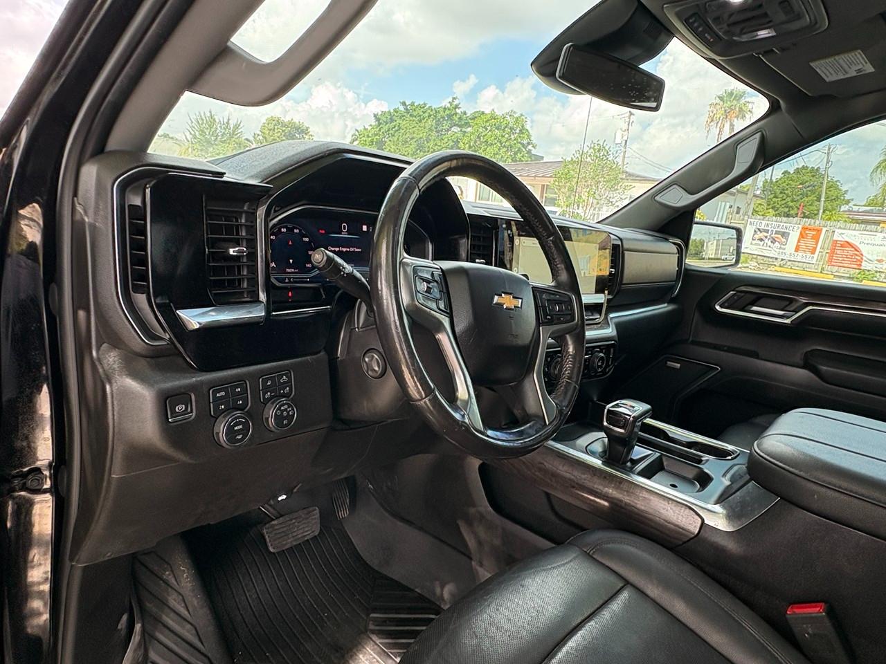 Chevrolet Silverado 1500 LTZ Crew Cab 4WD 2023