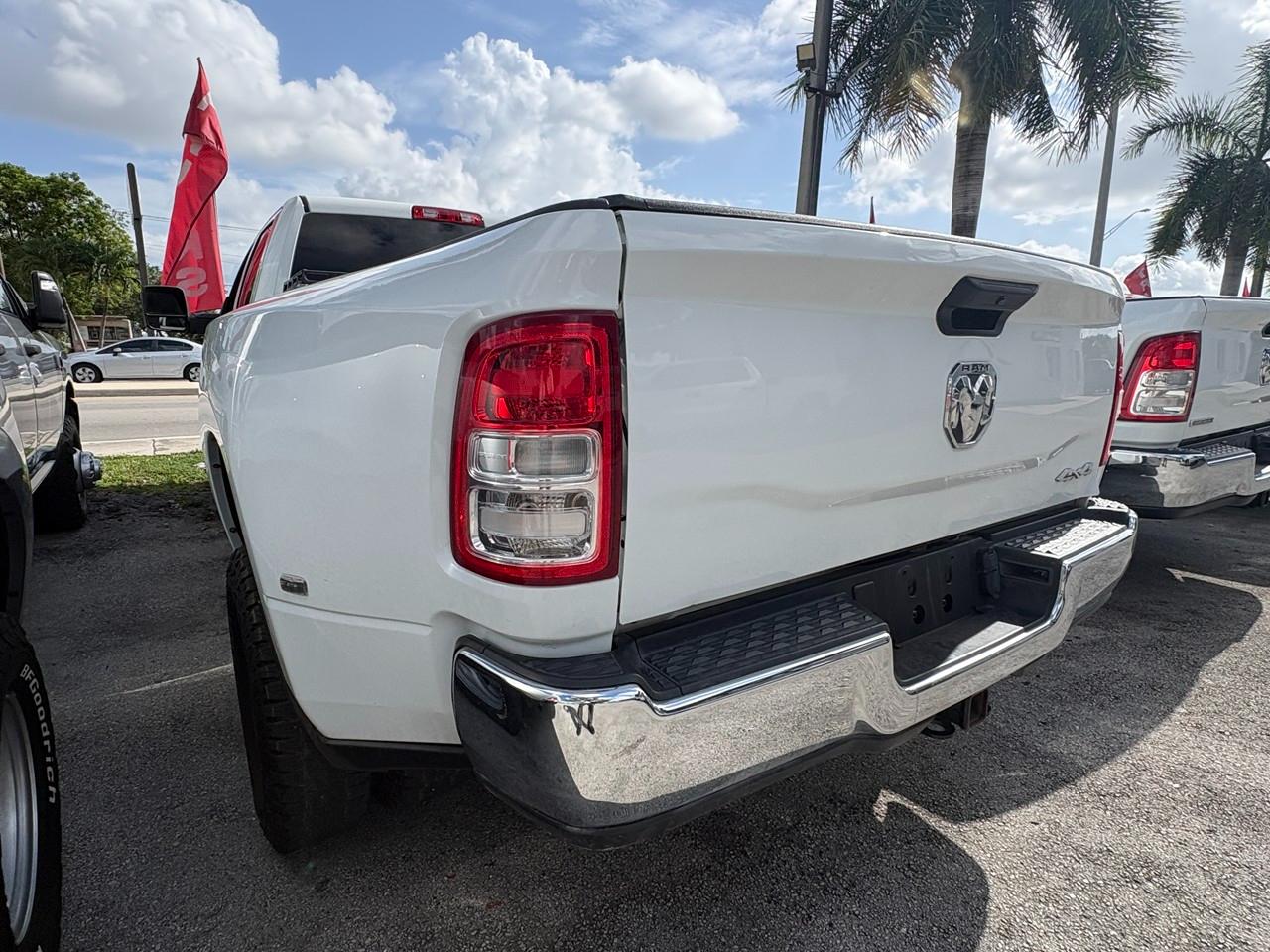 RAM 3500 Tradesman Crew Cab 4WD DRW 2024