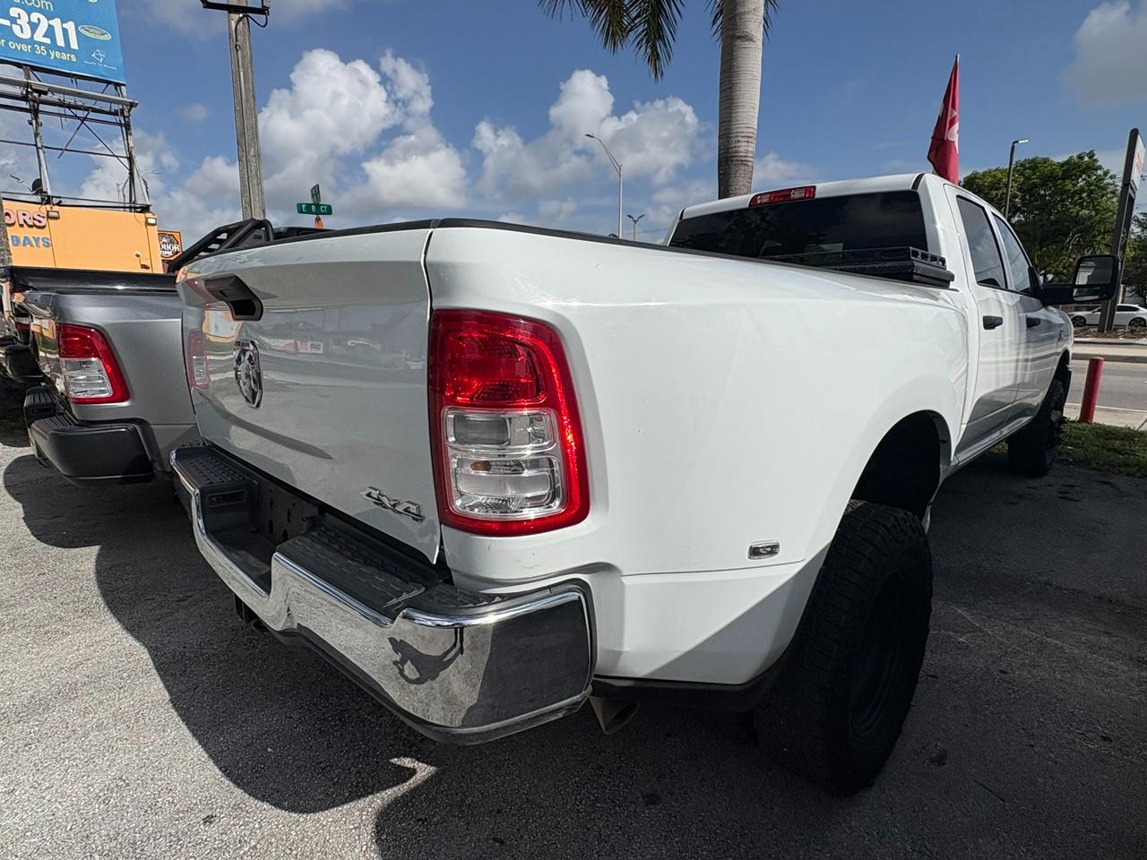 RAM 3500 Tradesman Crew Cab 4WD DRW 2024
