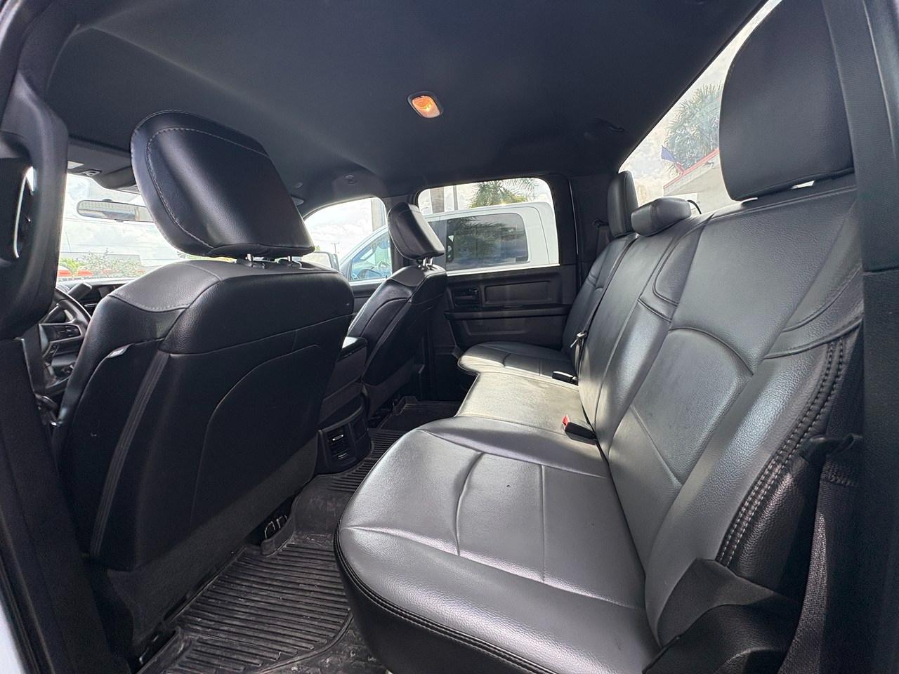 RAM 3500 Tradesman Crew Cab 4WD DRW 2024