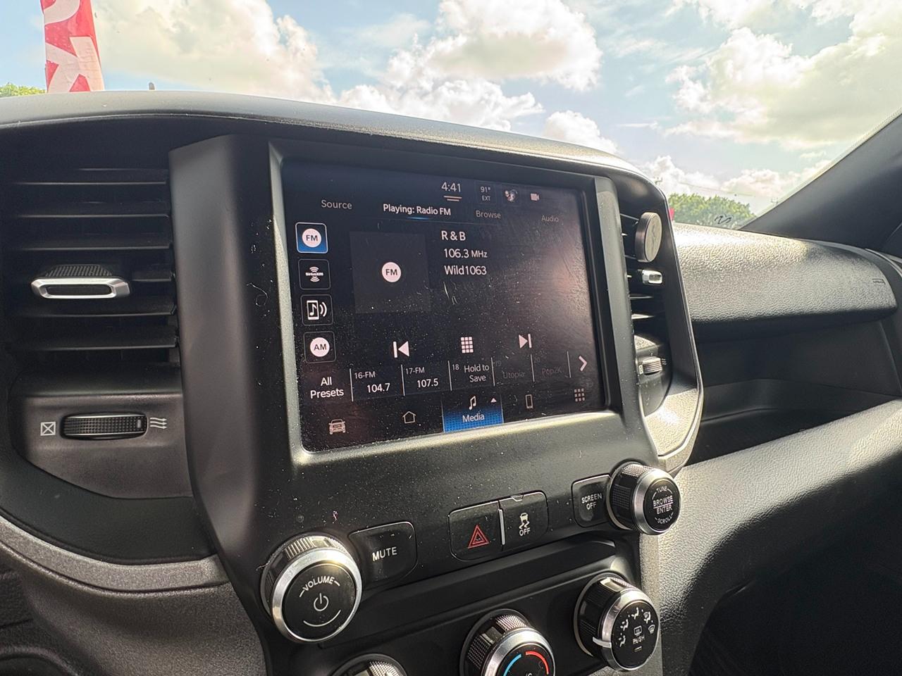 RAM 3500 Tradesman Crew Cab 4WD DRW 2024