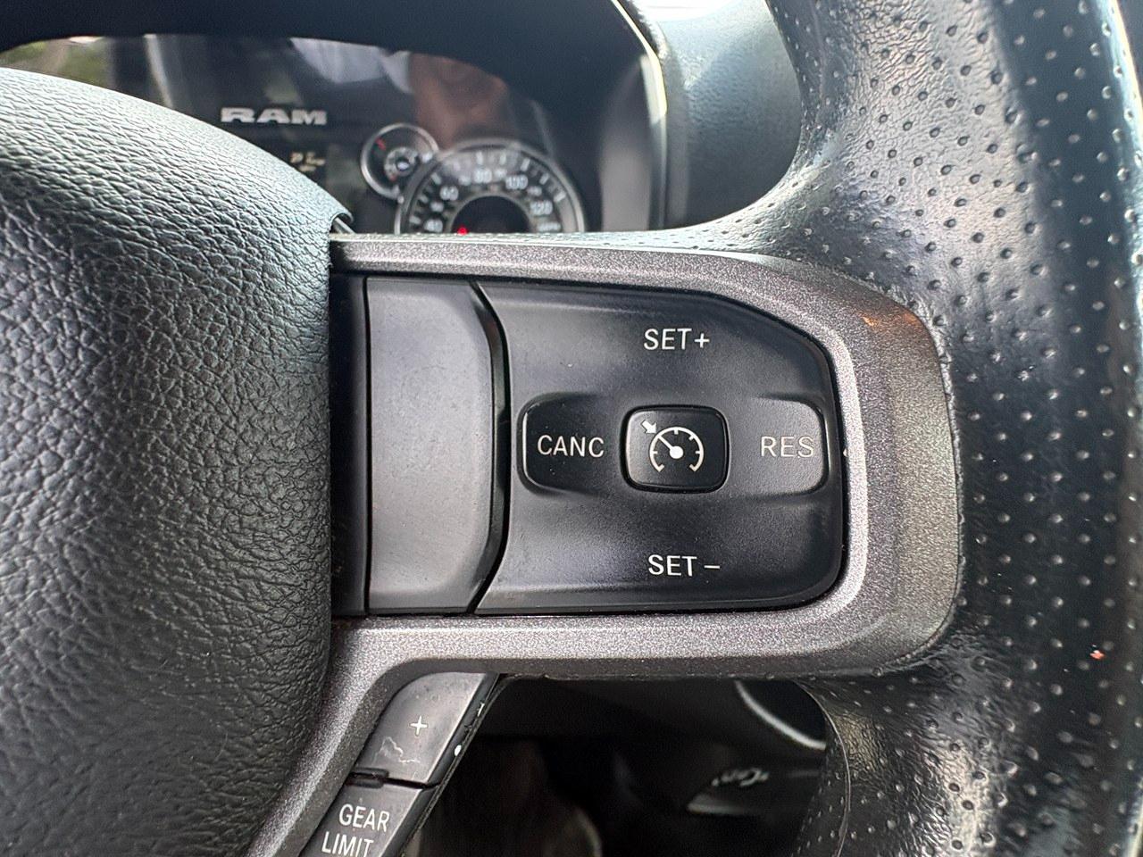 RAM 3500 Tradesman Crew Cab 4WD DRW 2024