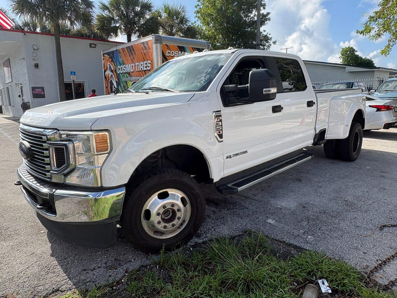 Ford F-350 SD King Ranch Crew Cab Long Bed DRW 4WD 2022