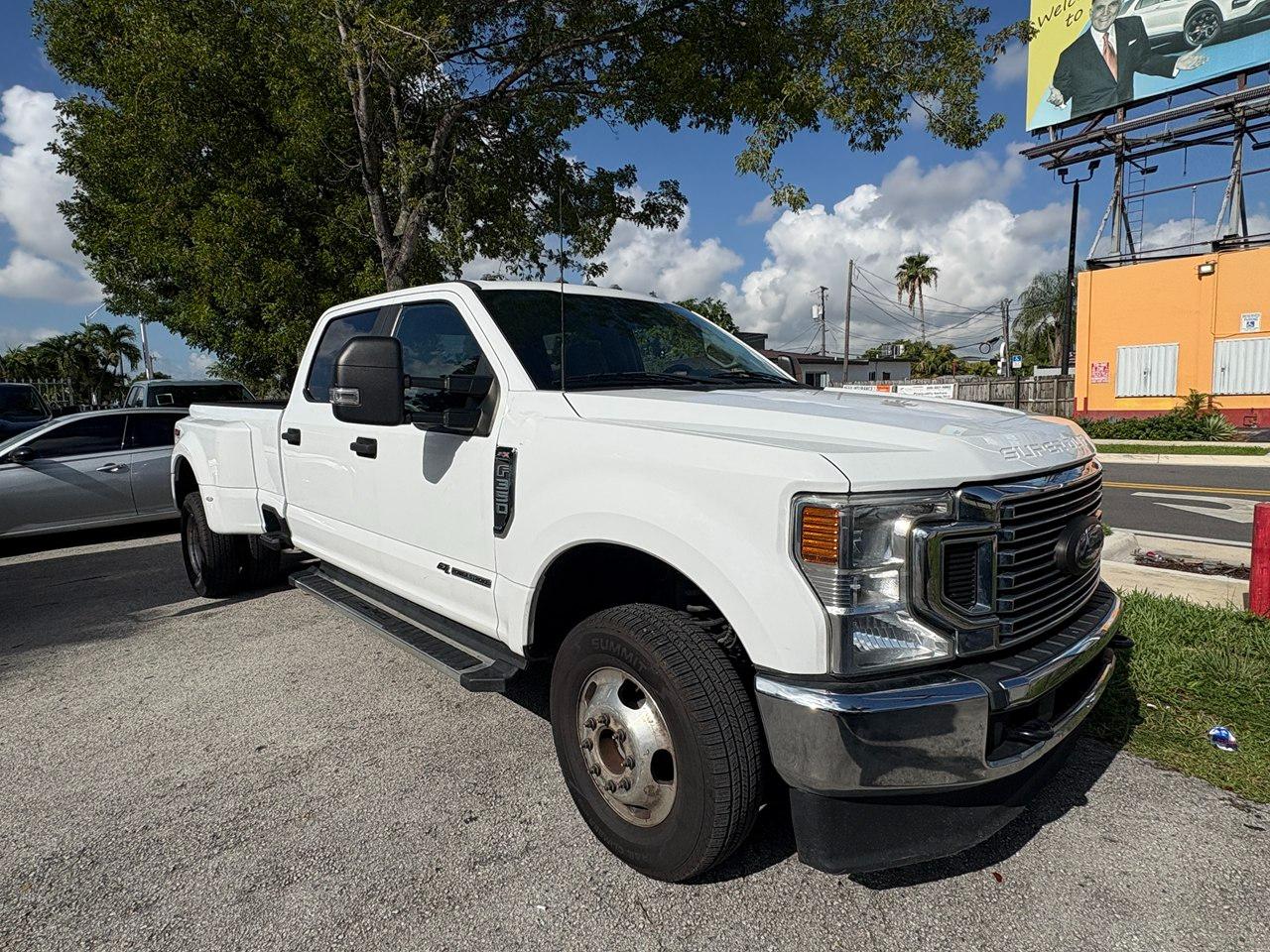 Ford F-350 SD King Ranch Crew Cab Long Bed DRW 4WD 2022