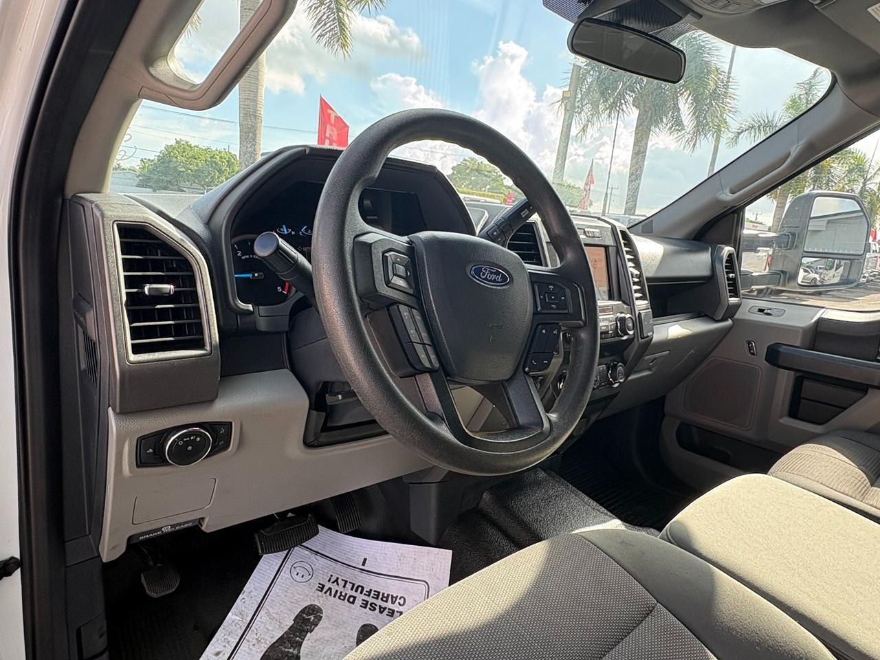 Ford F-350 SD King Ranch Crew Cab Long Bed DRW 4WD 2022