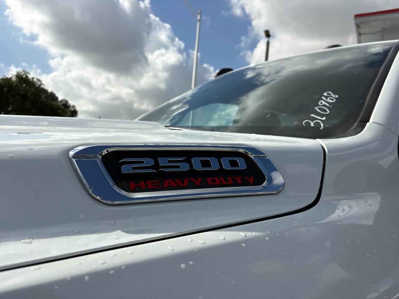 RAM 2500 Tradesman Crew Cab SWB 4WD 2024