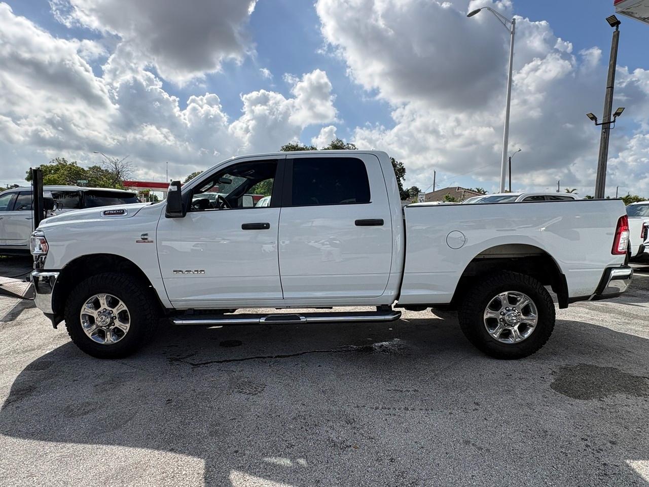 RAM 2500 Tradesman Crew Cab SWB 4WD 2024