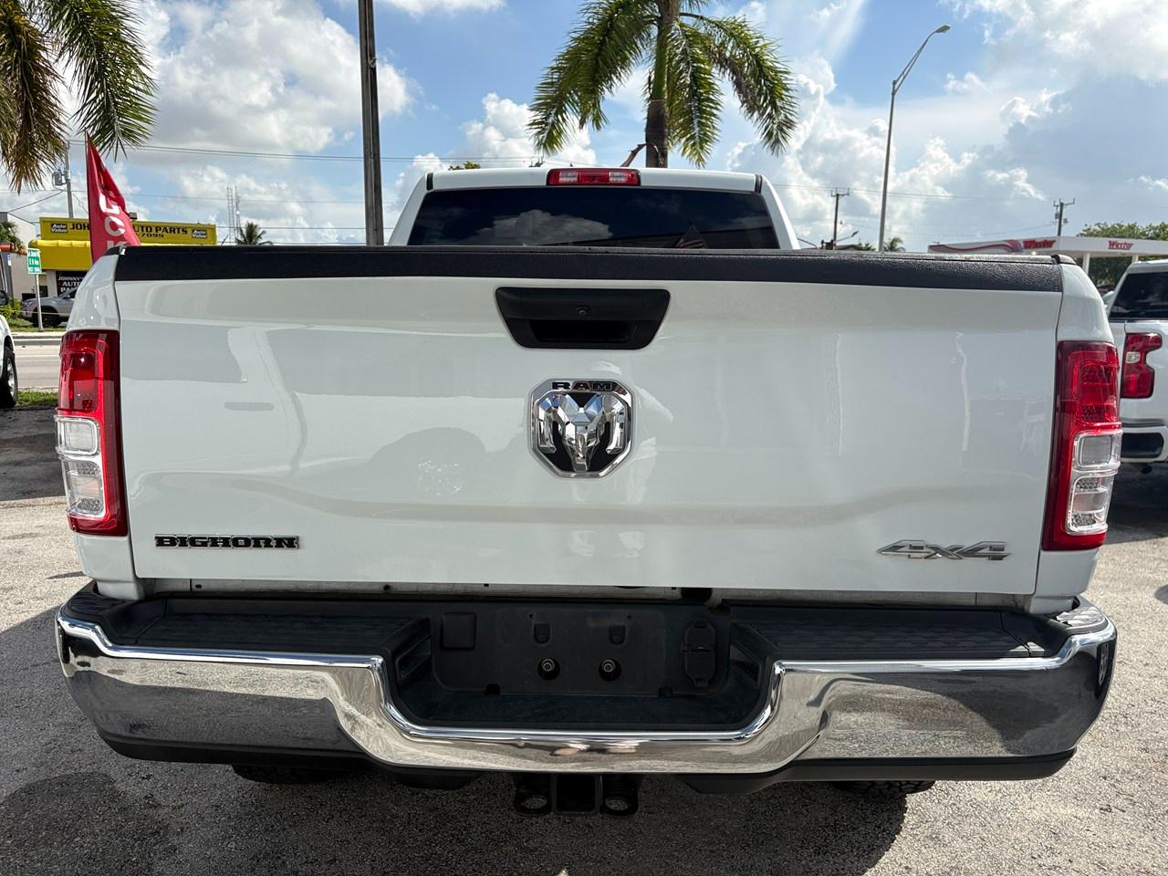 RAM 2500 Tradesman Crew Cab SWB 4WD 2024