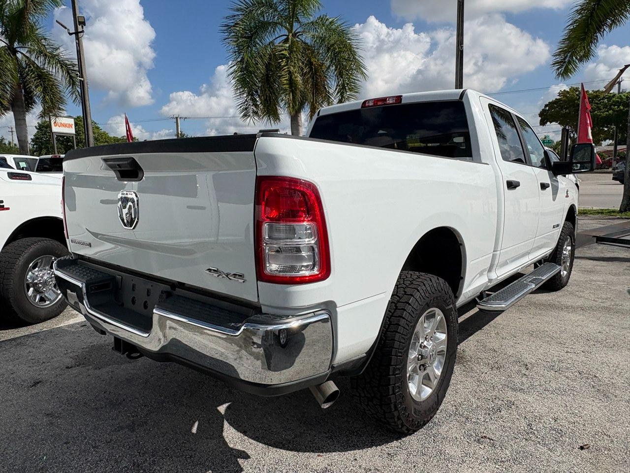 RAM 2500 Tradesman Crew Cab SWB 4WD 2024