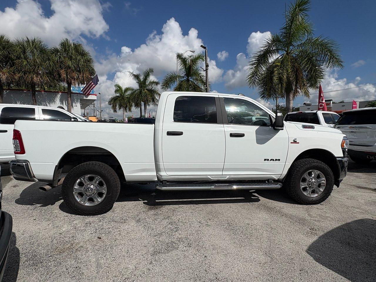 RAM 2500 Tradesman Crew Cab SWB 4WD 2024