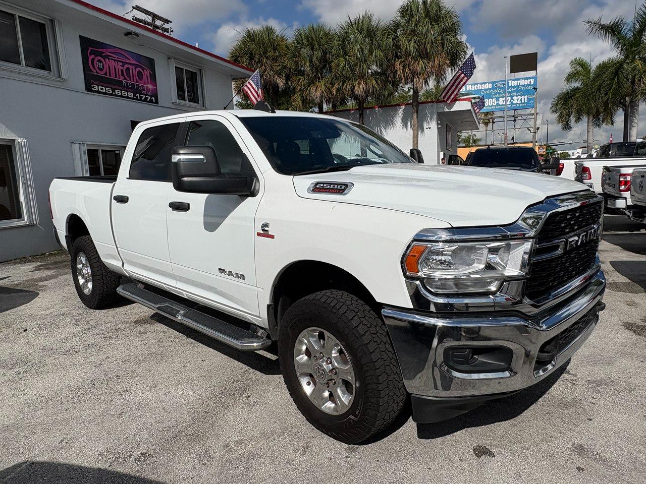 RAM 2500 Tradesman Crew Cab SWB 4WD 2024