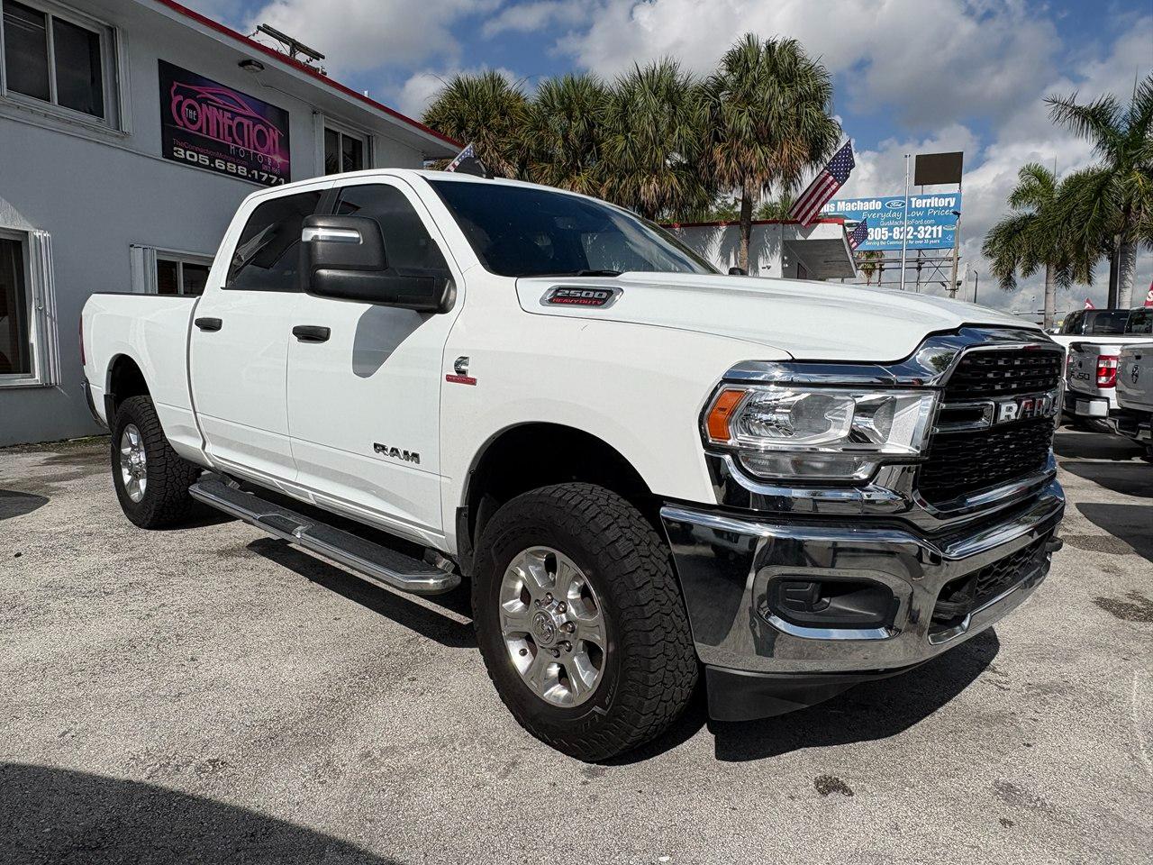 RAM 2500 Tradesman Crew Cab SWB 4WD 2024