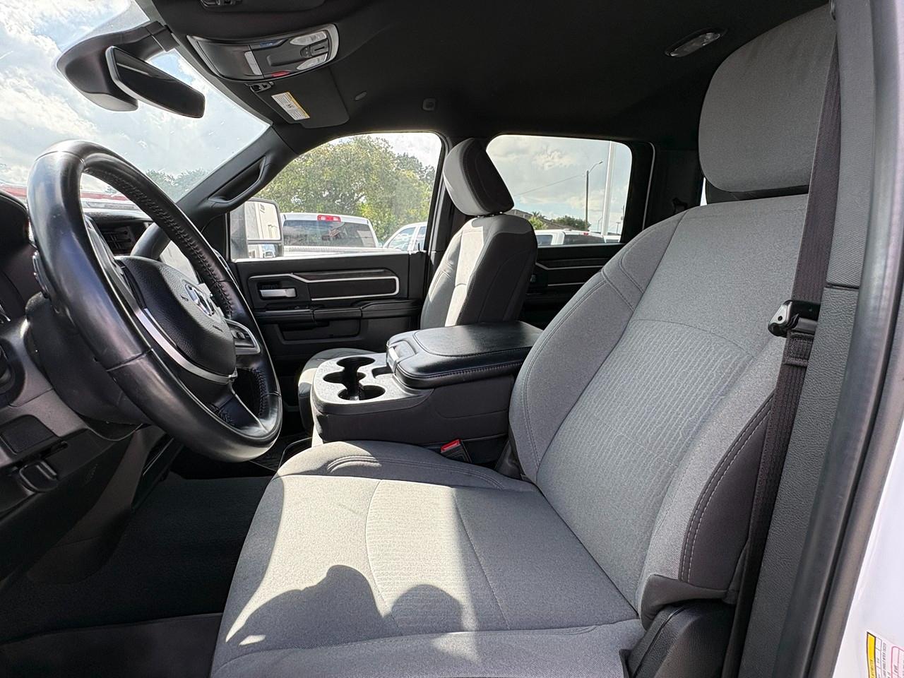 RAM 2500 Tradesman Crew Cab SWB 4WD 2024