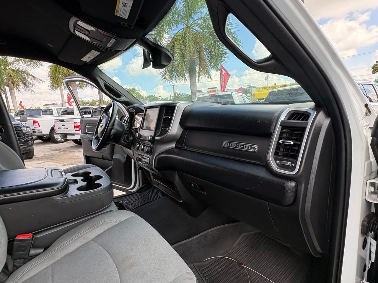 RAM 2500 Tradesman Crew Cab SWB 4WD 2024