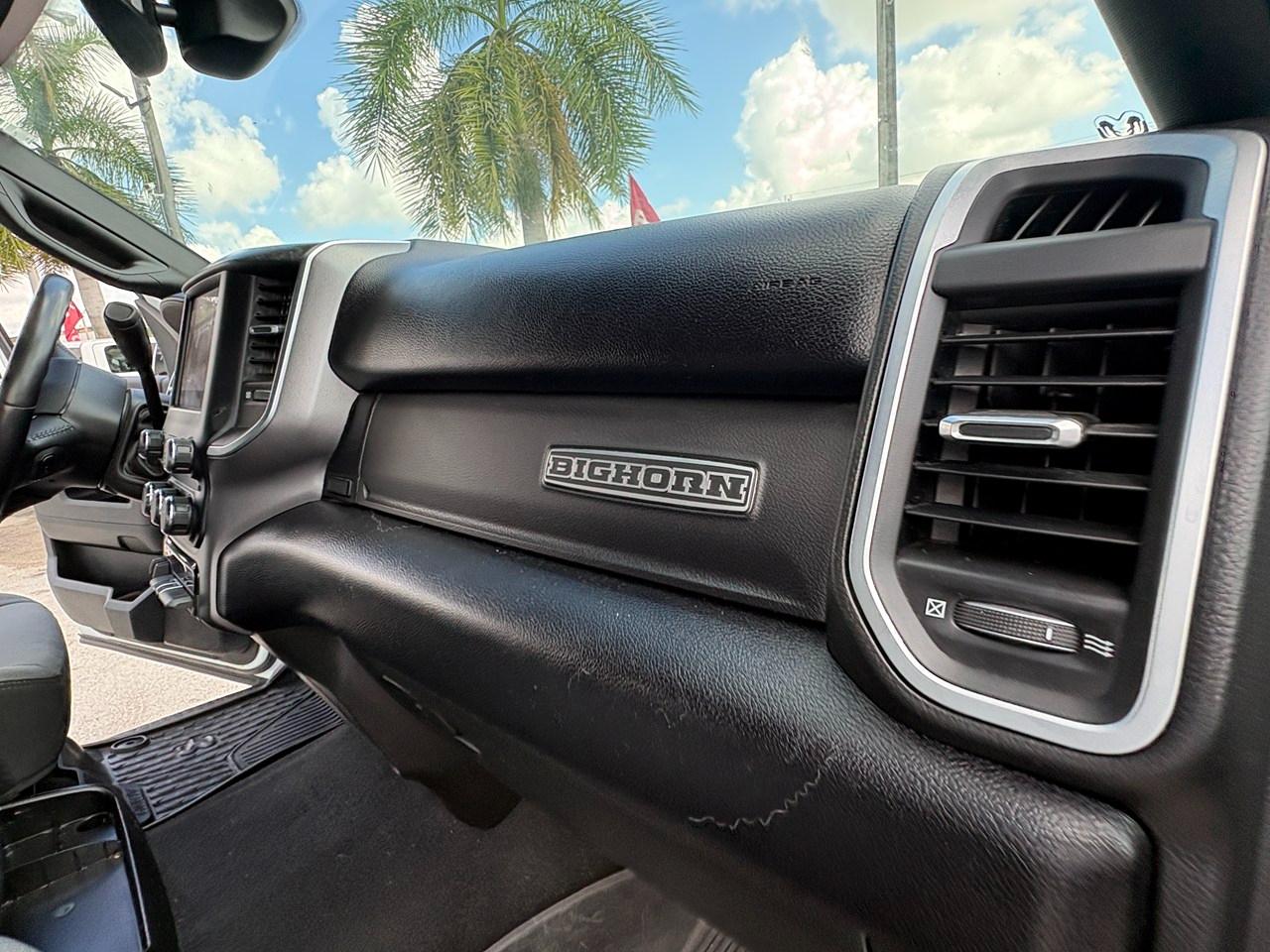RAM 2500 Tradesman Crew Cab SWB 4WD 2024
