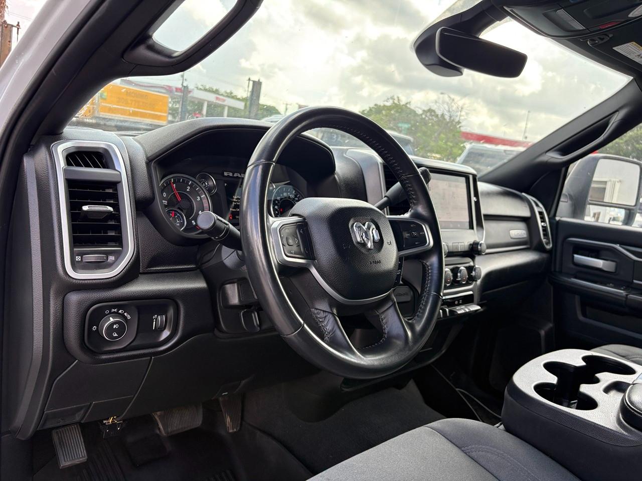 RAM 2500 Tradesman Crew Cab SWB 4WD 2024