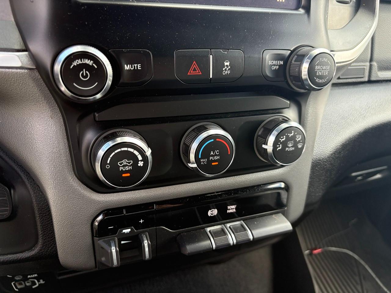 RAM 2500 Tradesman Crew Cab SWB 4WD 2024